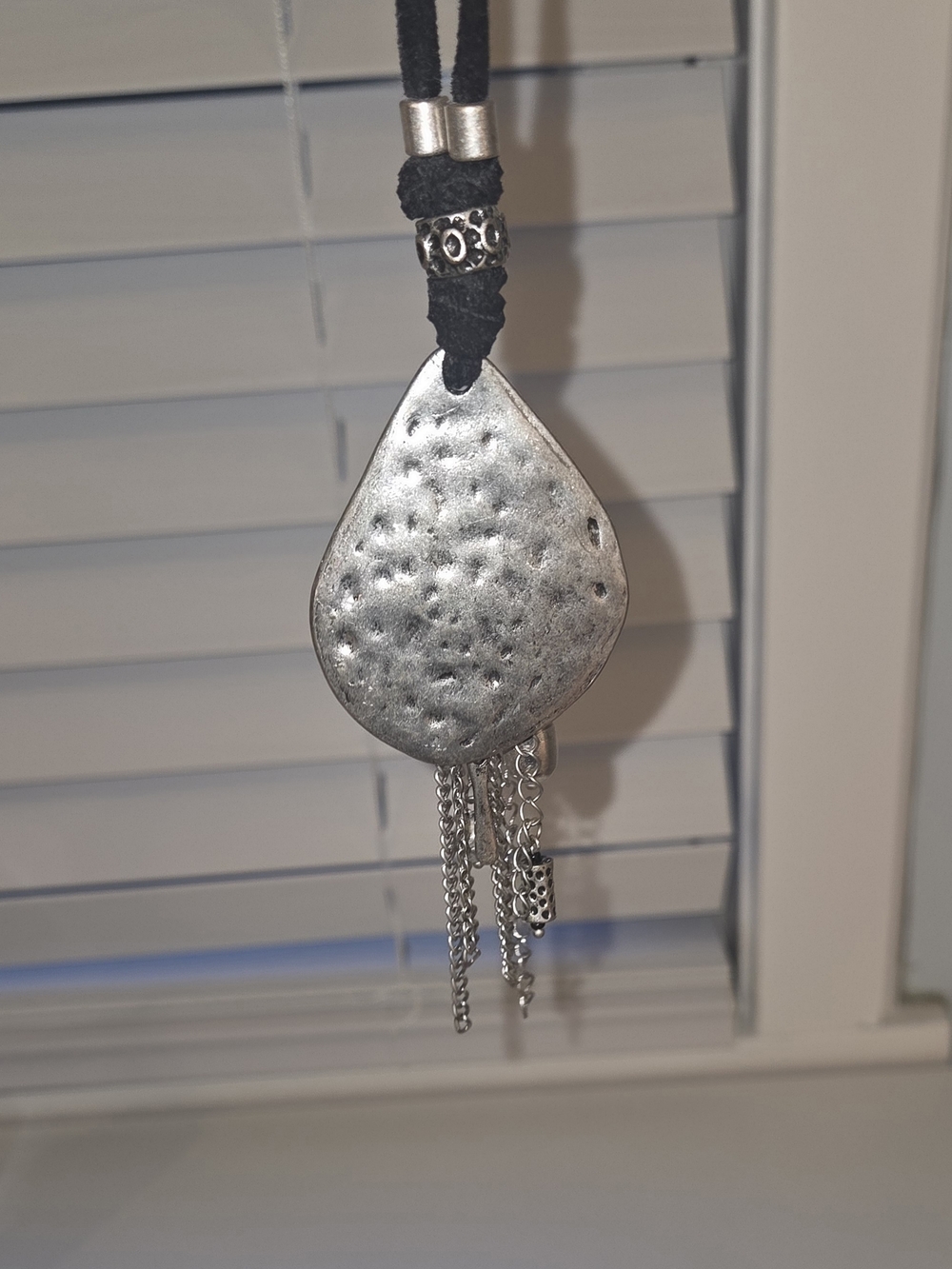 Vintage Premier Designs Silver Tassel Teardrop Pendant Necklace - Picture 3 of 3